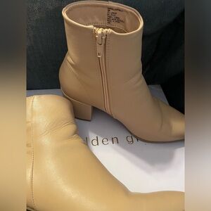 New Madden Girl tan bootie. Dafnii women’s size 9.